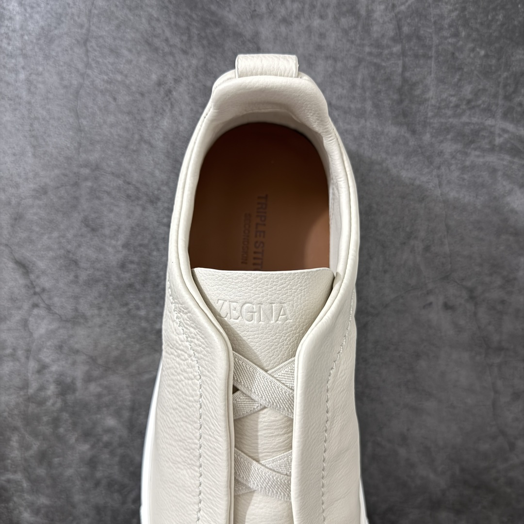 Zegna Triple Stitch 杰尼亚皮革 圆头平底 低帮低帮运动鞋 米白皮面 摔花纹牛皮制成，饰以丰富的工艺细