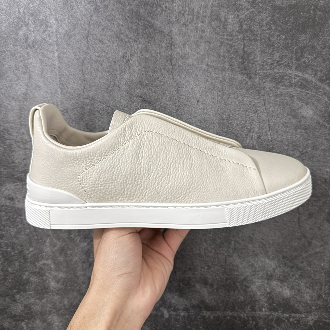Zegna Triple Stitch 杰尼亚皮革 圆头平底 低帮低帮运动鞋 米白皮面 摔花纹牛皮制成，饰以丰富的工艺细