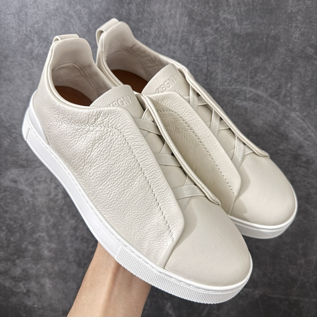 Zegna Triple Stitch 杰尼亚皮革 圆头平底 低帮低帮运动鞋 米白皮面 摔花纹牛皮制成，饰以丰富的工艺细