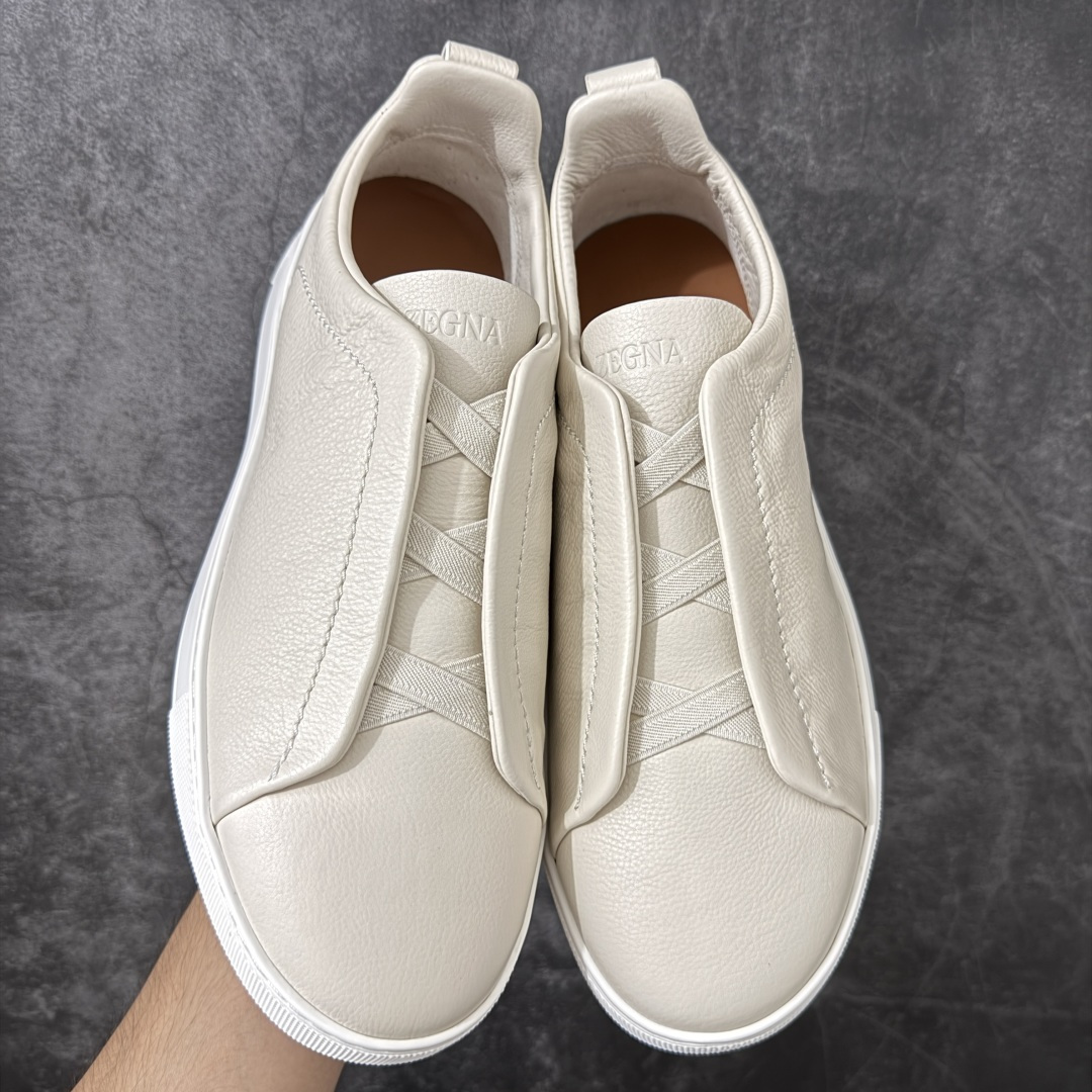 Zegna Triple Stitch 杰尼亚皮革 圆头平底 低帮低帮运动鞋 米白皮面 摔花纹牛皮制成，饰以丰富的工艺细
