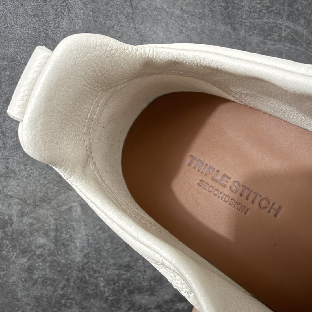 Zegna Triple Stitch 杰尼亚皮革 圆头平底 低帮低帮运动鞋 米白皮面 摔花纹牛皮制成，饰以丰富的工艺细