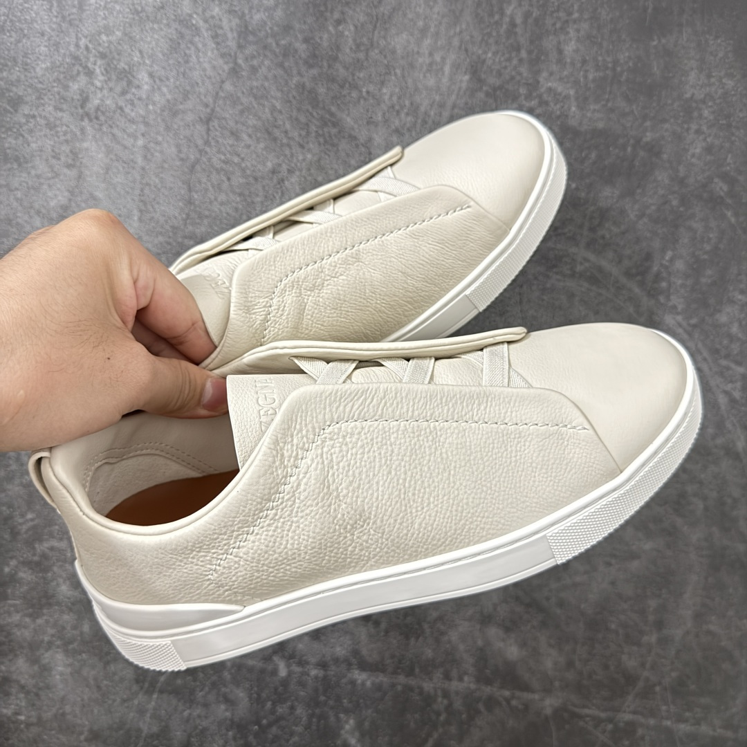Zegna Triple Stitch 杰尼亚皮革 圆头平底 低帮低帮运动鞋 米白皮面 摔花纹牛皮制成，饰以丰富的工艺细