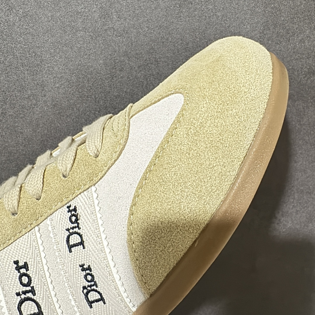 Dior Ribbon Sneaker 迪奥缎带运动鞋 粉色 鞋款的设计灵感直接来源于 Dior 经典的“J'adior
