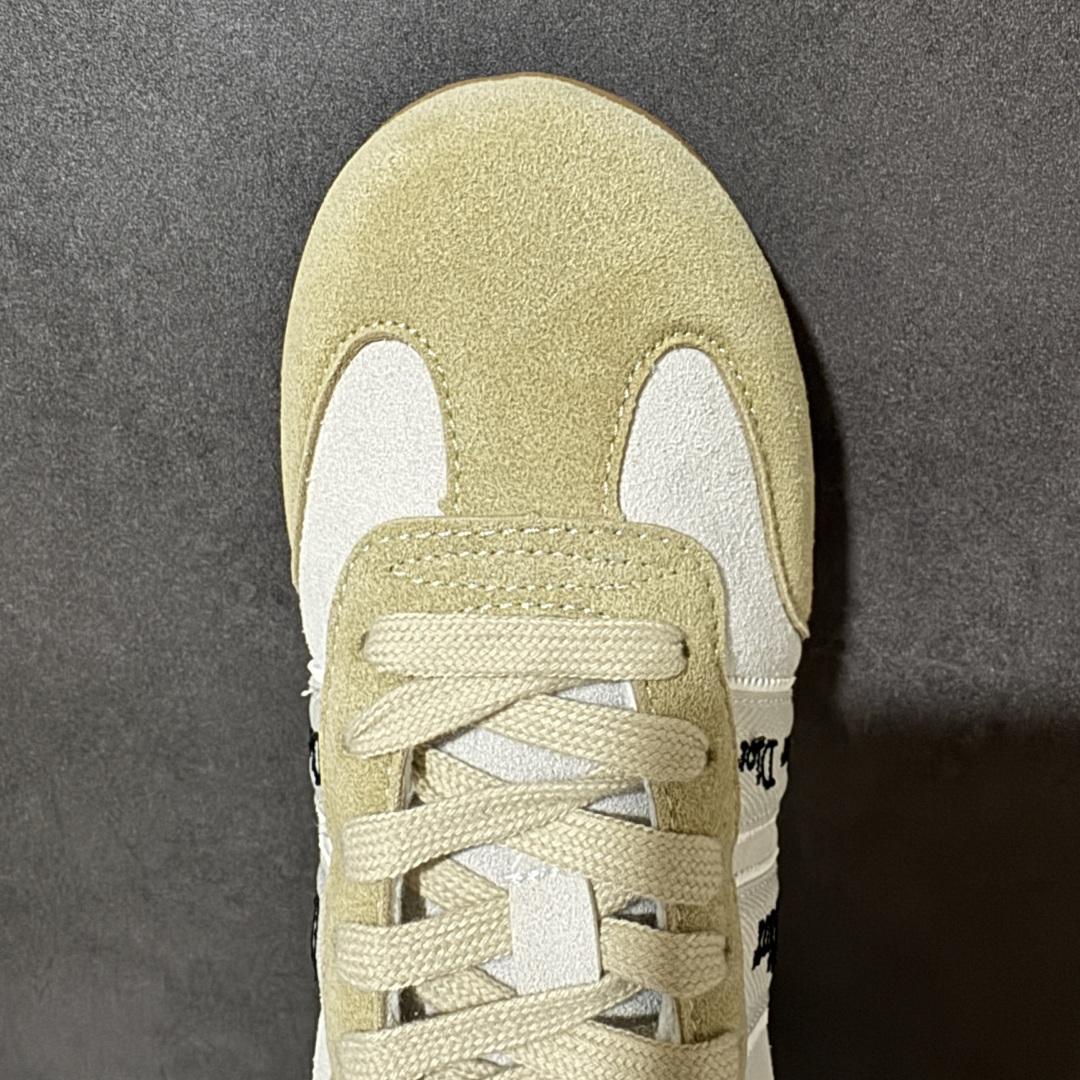 Dior Ribbon Sneaker 迪奥缎带运动鞋 粉色 鞋款的设计灵感直接来源于 Dior 经典的“J'adior
