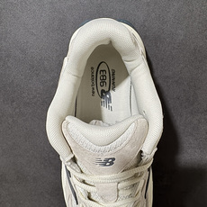 New Balance 983系列 新百伦 复古休闲运动慢跑鞋 货号:U983VR 尺码:36-45 New Balance 983系列 新百伦 复古休闲运动慢跑鞋 货号:U983VR 尺码:36-45