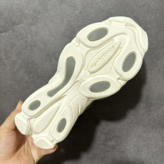 New Balance 983系列 新百伦 复古休闲运动慢跑鞋 货号:U983VR 尺码:36-45 New Balance 983系列 新百伦 复古休闲运动慢跑鞋 货号:U983VR 尺码:36-45