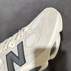New Balance 983系列 新百伦 复古休闲运动慢跑鞋 货号:U983VR 尺码:36-45 New Balance 983系列 新百伦 复古休闲运动慢跑鞋 货号:U983VR 尺码:36-45