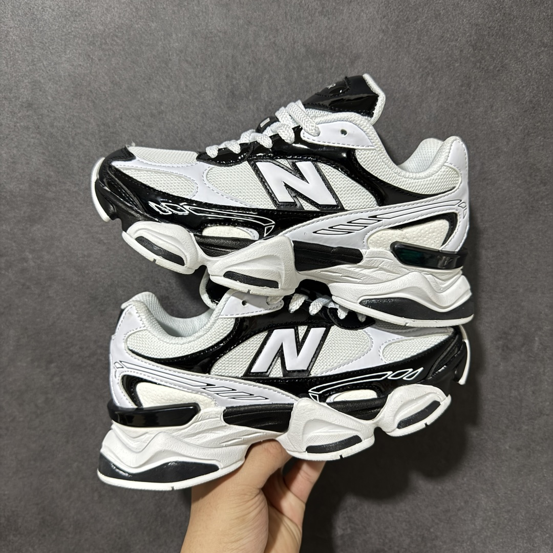 New Balance NB9060 复古休闲运动慢跑鞋 最强性价版 采用大面积网眼以及麂皮材质覆盖鞋身，还原经典气质。