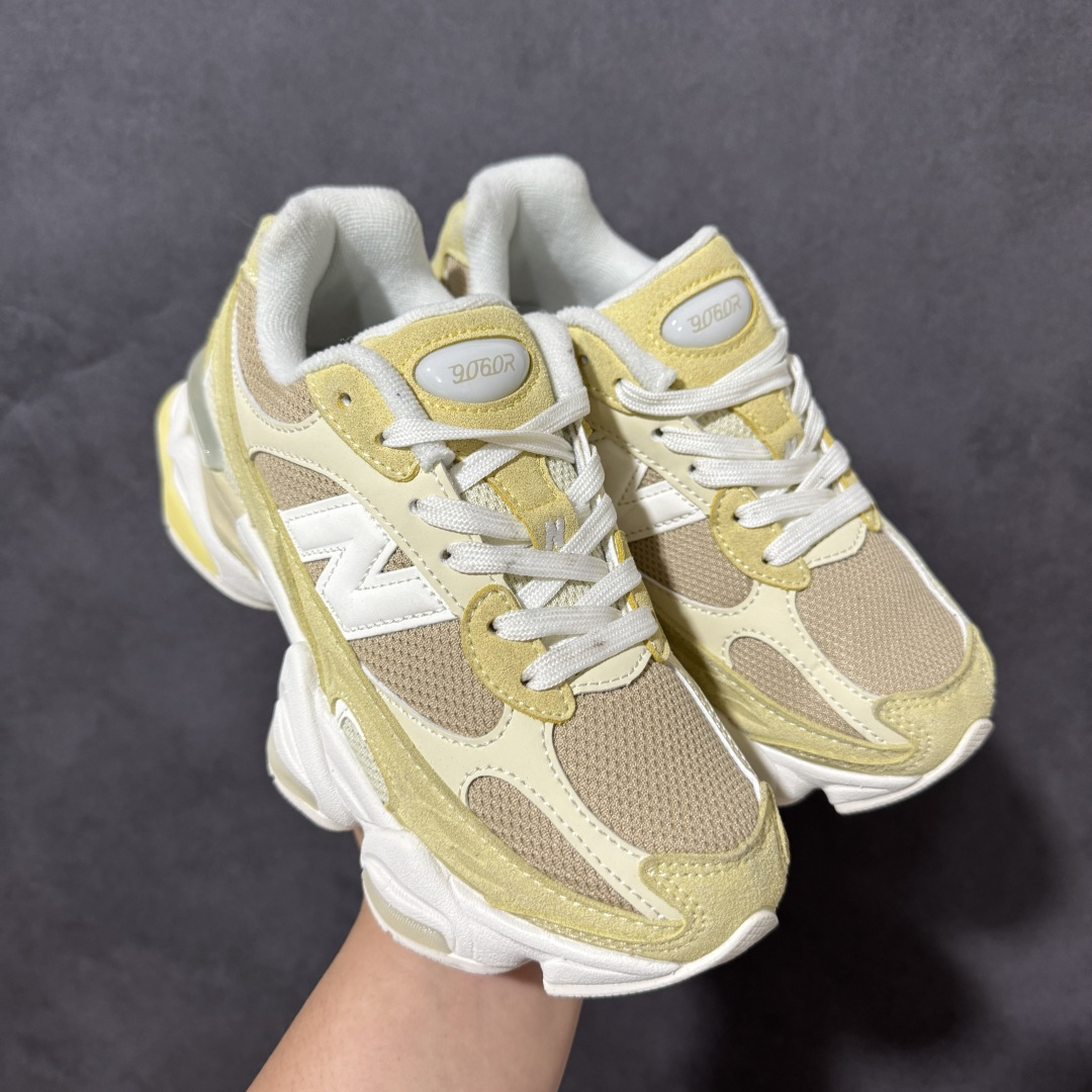 New Balance NB9060 复古休闲运动慢跑鞋 最强性价版 采用大面积网眼以及麂皮材质覆盖鞋身，还原经典气质。