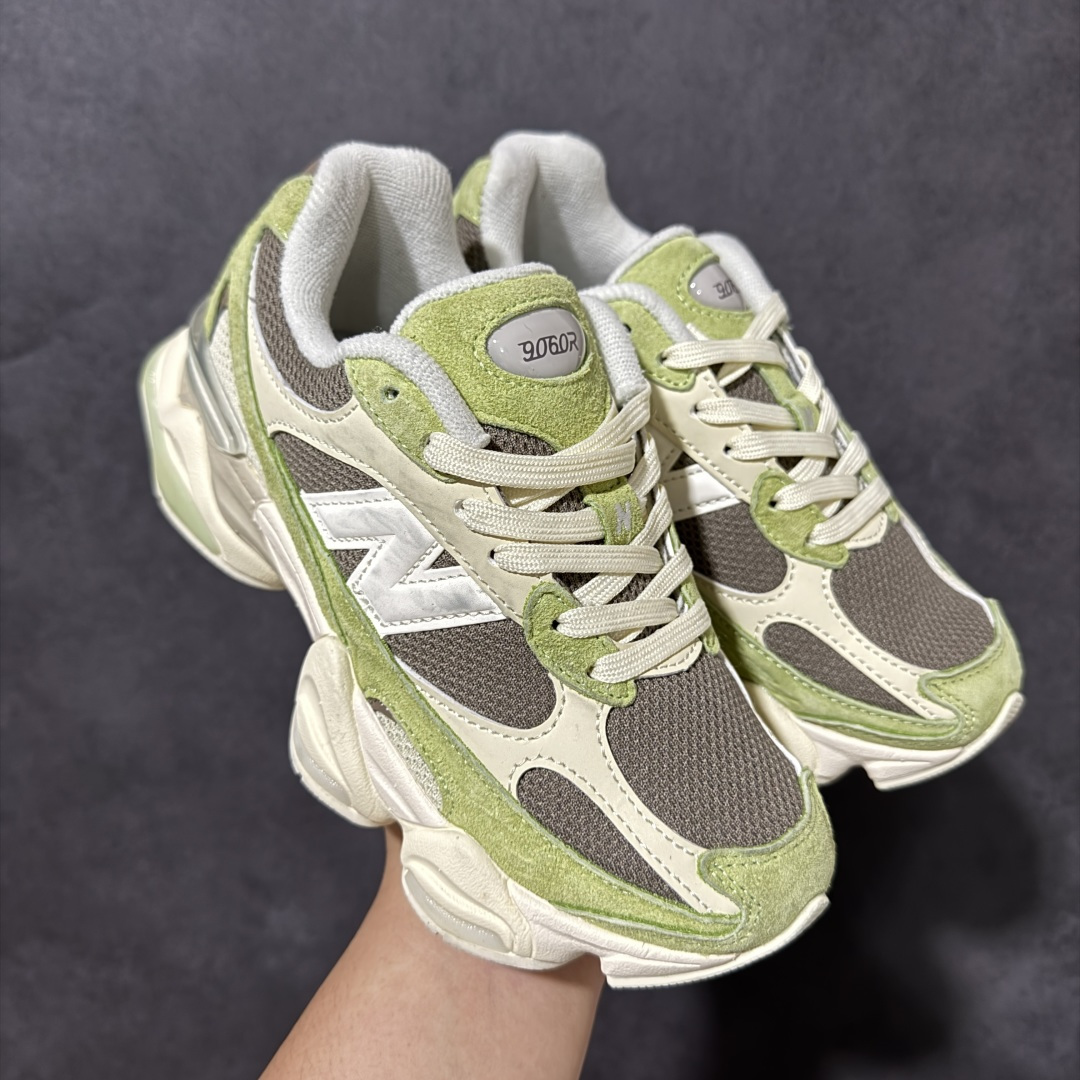 New Balance NB9060 复古休闲运动慢跑鞋 最强性价版 采用大面积网眼以及麂皮材质覆盖鞋身，还原经典气质。