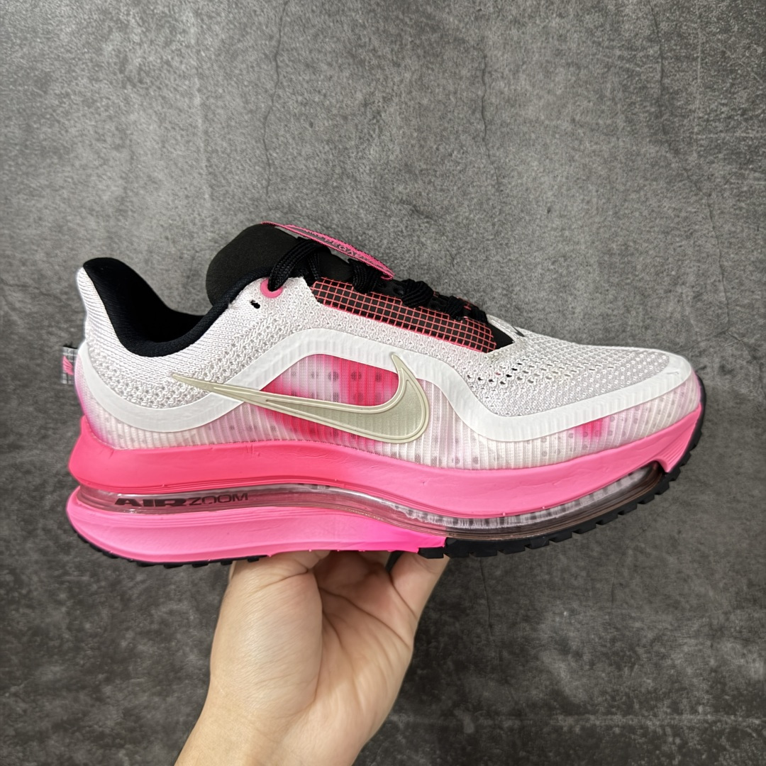 Nike Pegasus Premium SE 舒适百搭减震防滑耐磨透气 低帮跑步鞋 简约又不失活力，上脚超吸睛。 它不
