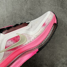 Nike Pegasus Premium SE 舒适百搭减震防滑耐磨透气 低帮跑步鞋 简约又不失活力,上脚超吸睛。 它不 Nike Pegasus Premium SE 舒适百搭减震防滑耐磨透气 低帮跑步鞋 简约又不失活力,上脚超吸睛。 它不