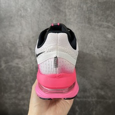 Nike Pegasus Premium SE 舒适百搭减震防滑耐磨透气 低帮跑步鞋 简约又不失活力,上脚超吸睛。 它不 Nike Pegasus Premium SE 舒适百搭减震防滑耐磨透气 低帮跑步鞋 简约又不失活力,上脚超吸睛。 它不