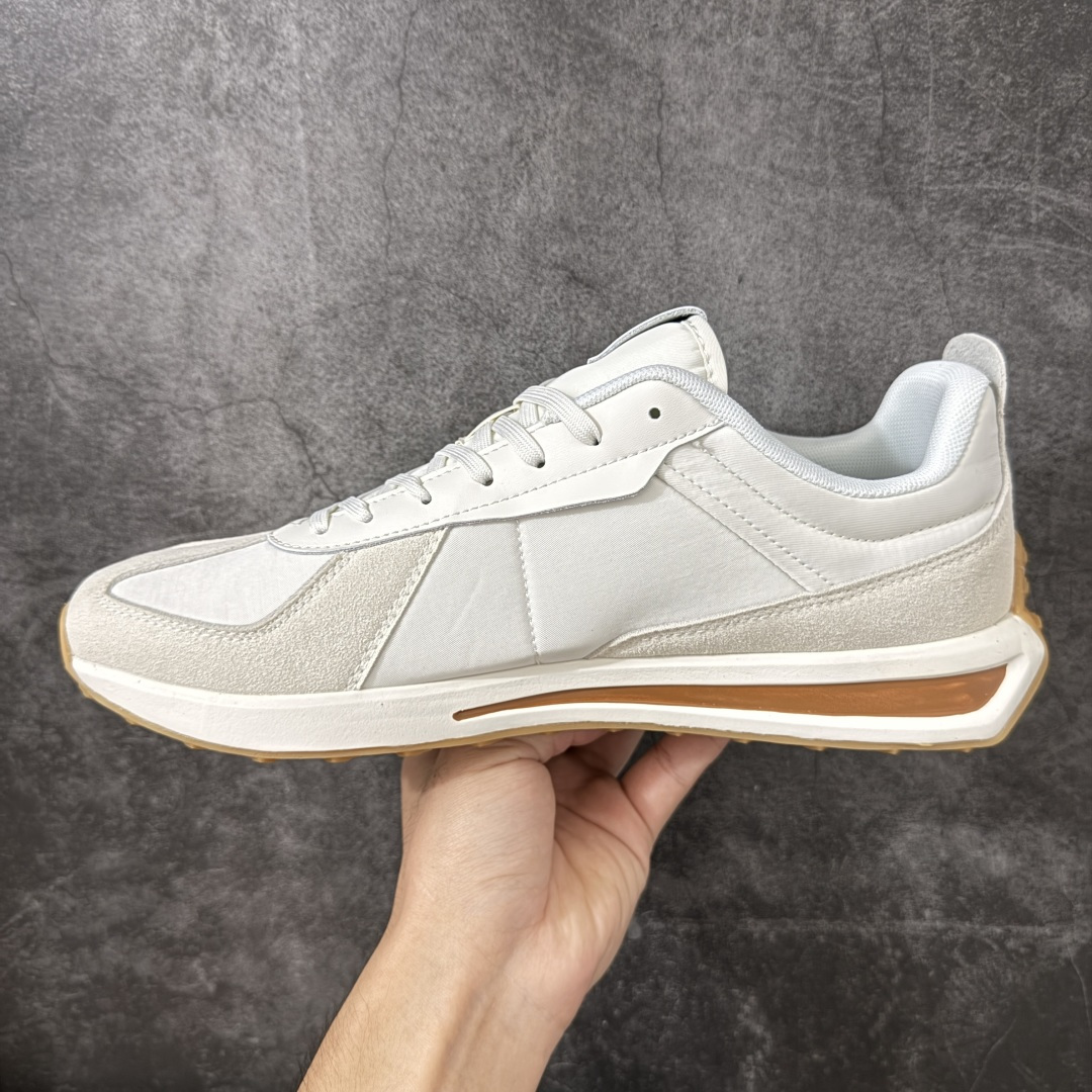 迪桑特DESCENTE Chron Velo TRAINER 运动简约 低帮 生活休闲鞋 DESCENTE（迪桑特）创立