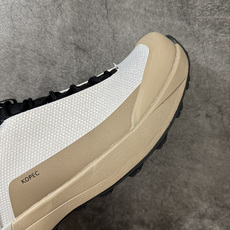 Arcteryx始祖鸟 NORVAN KOPEC GTX 覆盖防水 低帮户外登山徒步鞋,特有的独立衬垫 穿着更合脚 带有 Arcteryx始祖鸟 NORVAN KOPEC GTX 覆盖防水 低帮户外登山徒步鞋,特有的独立衬垫 穿着更合脚 带有