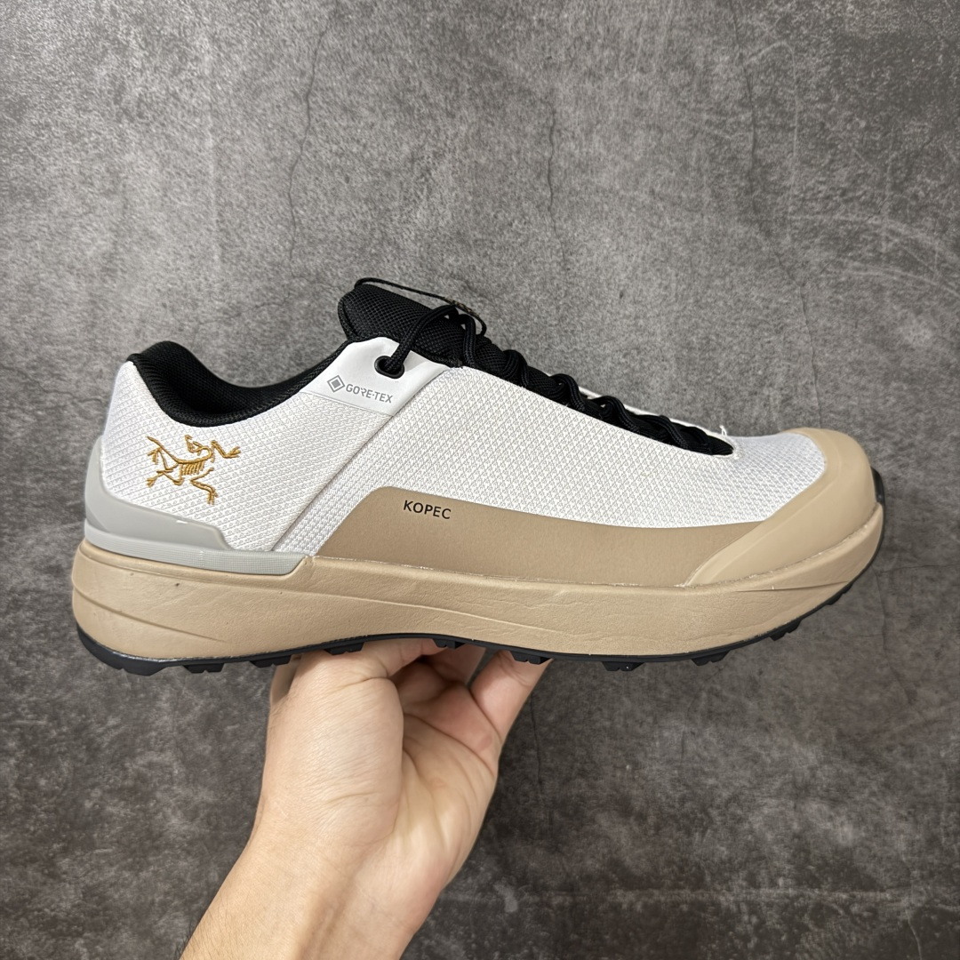 Arcteryx始祖鸟 NORVAN KOPEC GTX 覆盖防水 低帮户外登山徒步鞋，特有的独立衬垫 穿着更合脚 带有