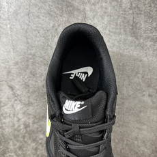NIKE GATO 低帮生活休闲鞋 足球鞋 透气网布眼融入皮革,织和物合成材质覆面,营造21世初纪的畅跑美学概念。泡棉中 NIKE GATO 低帮生活休闲鞋 足球鞋 透气网布眼融入皮革,织和物合成材质覆面,营造21世初纪的畅跑美学概念。泡棉中