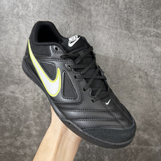 NIKE GATO 低帮生活休闲鞋 足球鞋 透气网布眼融入皮革,织和物合成材质覆面,营造21世初纪的畅跑美学概念。泡棉中 NIKE GATO 低帮生活休闲鞋 足球鞋 透气网布眼融入皮革,织和物合成材质覆面,营造21世初纪的畅跑美学概念。泡棉中