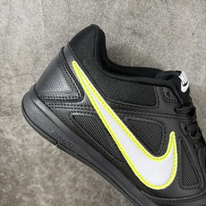 NIKE GATO 低帮生活休闲鞋 足球鞋 透气网布眼融入皮革,织和物合成材质覆面,营造21世初纪的畅跑美学概念。泡棉中 NIKE GATO 低帮生活休闲鞋 足球鞋 透气网布眼融入皮革,织和物合成材质覆面,营造21世初纪的畅跑美学概念。泡棉中