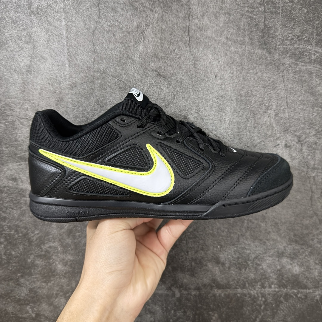 NIKE GATO 低帮生活休闲鞋 足球鞋 透气网布眼融入皮革，织和物合成材质覆面，营造21世初纪的畅跑美学概念。泡棉中