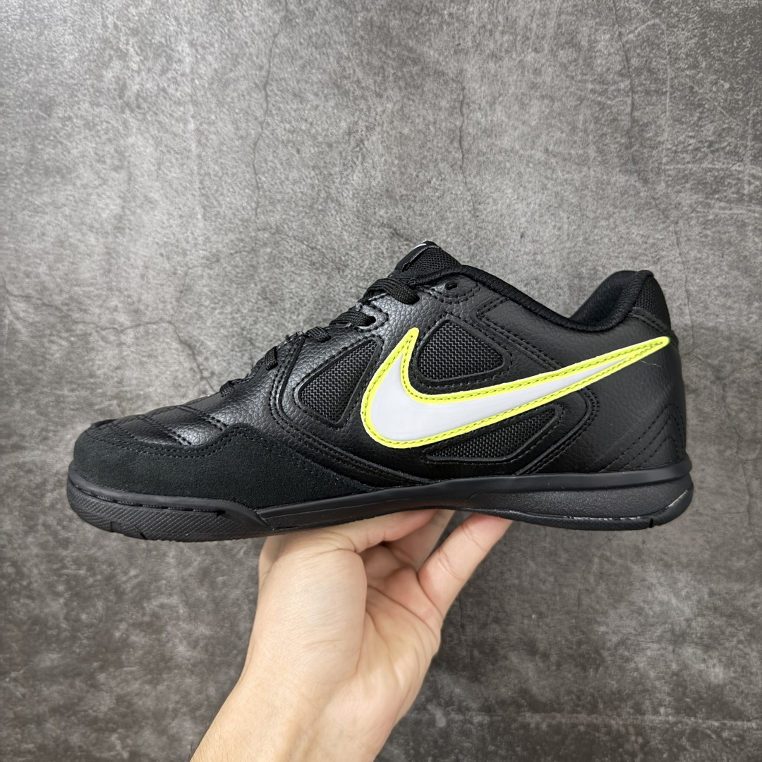 NIKE GATO 低帮生活休闲鞋 足球鞋 透气网布眼融入皮革,织和物合成材质覆面,营造21世初纪的畅跑美学概念。泡棉中 NIKE GATO 低帮生活休闲鞋 足球鞋 透气网布眼融入皮革,织和物合成材质覆面,营造21世初纪的畅跑美学概念。泡棉中