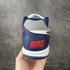 NIKE GATO x Supreme 低帮生活休闲鞋 足球鞋 透气网布眼融入皮革,织和物合成材质覆面,营造21世初纪的 NIKE GATO x Supreme 低帮生活休闲鞋 足球鞋 透气网布眼融入皮革,织和物合成材质覆面,营造21世初纪的