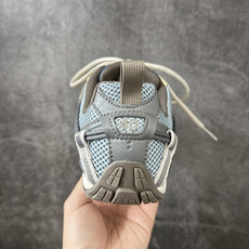 Balenciaga巴黎世家 Radar 圆头系带 做旧效果 低帮 生活休闲鞋 市场最好的一个版本 欢迎对比市面其他版本 Balenciaga巴黎世家 Radar 圆头系带 做旧效果 低帮 生活休闲鞋 市场最好的一个版本 欢迎对比市面其他版本