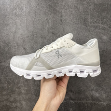 On昂跑 Clound X4 综合训练跑步鞋 白色 货号:3WF 大厂出品,品质稳价格优! 尺码:36 36.5 37 On昂跑 Clound X4 综合训练跑步鞋 白色 货号:3WF 大厂出品,品质稳价格优! 尺码:36 36.5 37