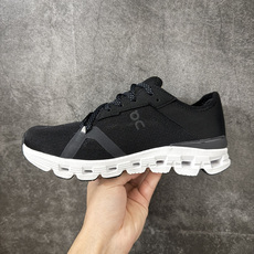 On昂跑 Clound X4 综合训练跑步鞋 黑白色 货号:3MF 大厂出品,品质稳价格优! 尺码:36 36.5 37 On昂跑 Clound X4 综合训练跑步鞋 黑白色 货号:3MF 大厂出品,品质稳价格优! 尺码:36 36.5 37
