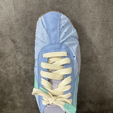 Jacquemus x Nike Jacumoon 舒适 低帮生活休闲鞋 浅蓝色 货号:HV8547-003 全新品质 Jacquemus x Nike Jacumoon 舒适 低帮生活休闲鞋 浅蓝色 货号:HV8547-003 全新品质
