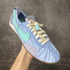 Jacquemus x Nike Jacumoon 舒适 低帮生活休闲鞋 浅蓝色 货号:HV8547-003 全新品质 Jacquemus x Nike Jacumoon 舒适 低帮生活休闲鞋 浅蓝色 货号:HV8547-003 全新品质