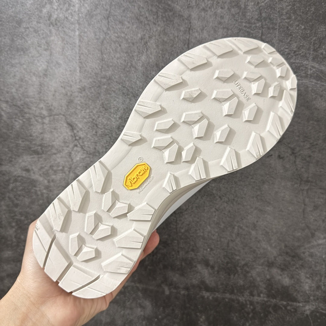 Arcteryx始祖鸟 NORVAN KOPEC GTX 覆盖防水 低帮户外登山徒步鞋，特有的独立衬垫 穿着更合脚 带有