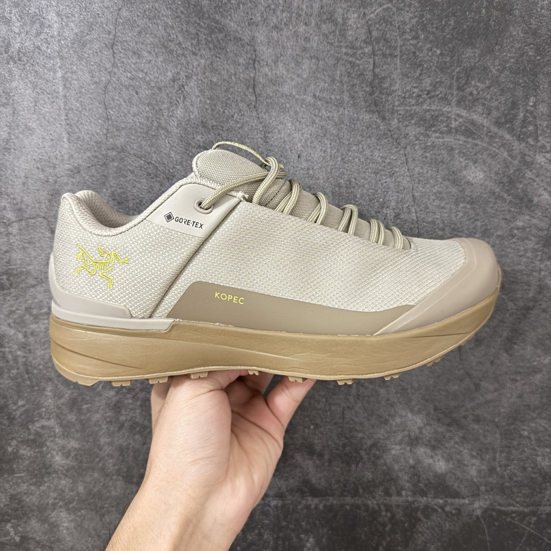 Arcteryx始祖鸟 NORVAN KOPEC GTX 覆盖防水 低帮户外登山徒步鞋，特有的独立衬垫 穿着更合脚 带有
