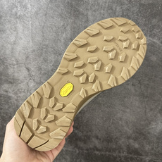 Arcteryx始祖鸟 NORVAN KOPEC GTX 覆盖防水 低帮户外登山徒步鞋,特有的独立衬垫 穿着更合脚 带有 Arcteryx始祖鸟 NORVAN KOPEC GTX 覆盖防水 低帮户外登山徒步鞋,特有的独立衬垫 穿着更合脚 带有