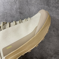 Arcteryx始祖鸟 NORVAN KOPEC GTX 覆盖防水 低帮户外登山徒步鞋,特有的独立衬垫 穿着更合脚 带有 Arcteryx始祖鸟 NORVAN KOPEC GTX 覆盖防水 低帮户外登山徒步鞋,特有的独立衬垫 穿着更合脚 带有
