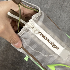 Balenciaga巴黎世家 Pocket Pocket 圆头抽绳 低帮 板鞋 男款口袋拉链折叠 米色拼荧光绿 2026 Balenciaga巴黎世家 Pocket Pocket 圆头抽绳 低帮 板鞋 男款口袋拉链折叠 米色拼荧光绿 2026
