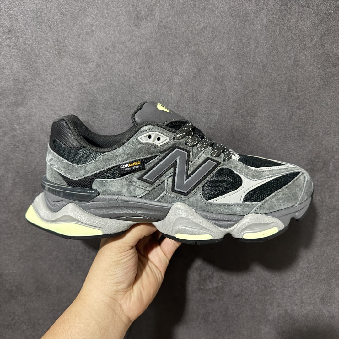 New Balance NB9060复古老爹鞋 鞋面采用猪皮革+人造革+织物多种材质拼接，层次感丰富，经典厚底造型自带增