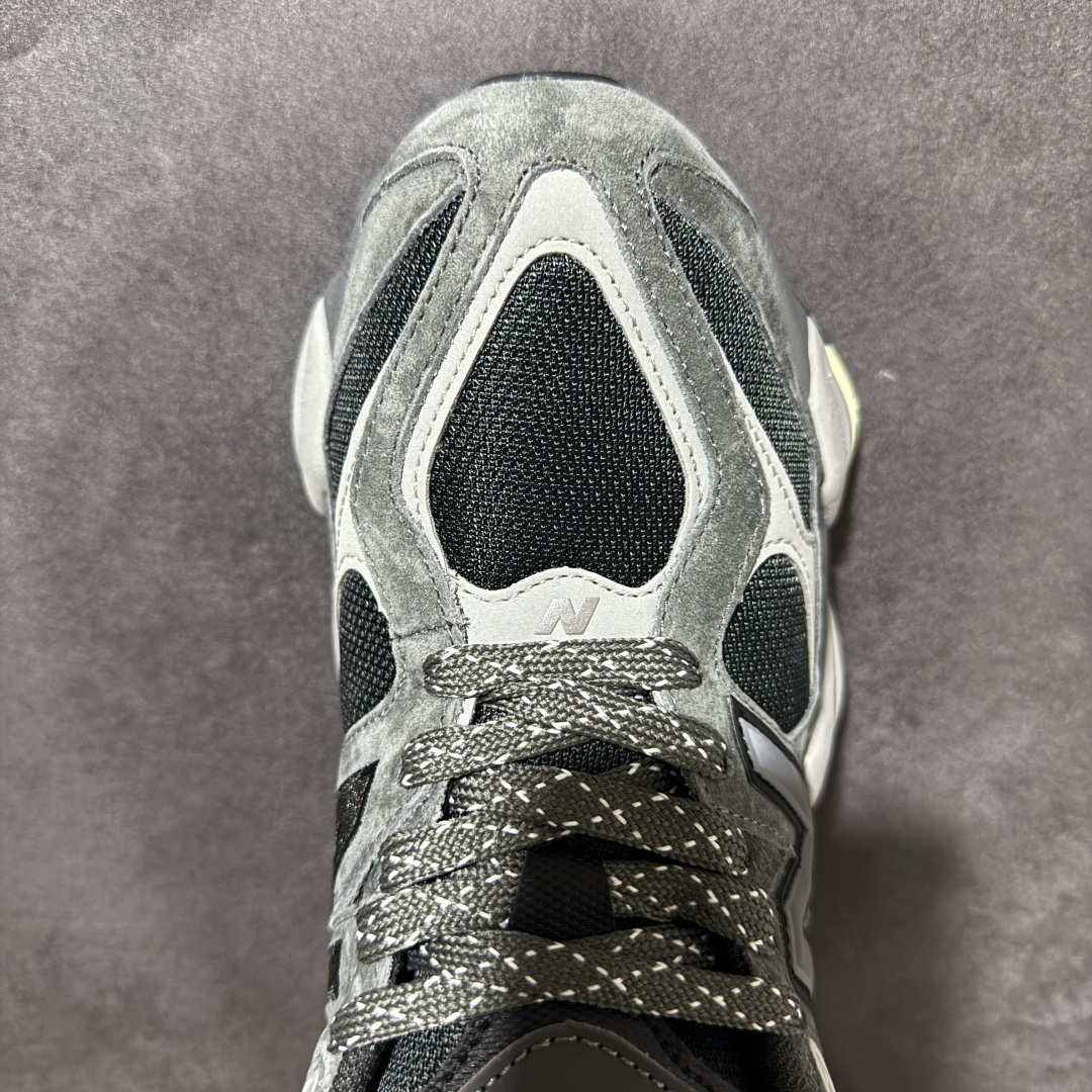 New Balance NB9060复古老爹鞋 鞋面采用猪皮革+人造革+织物多种材质拼接，层次感丰富，经典厚底造型自带增