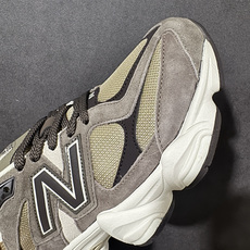 New Balance NB9060复古老爹鞋 鞋面采用猪皮革+人造革+织物多种材质拼接,层次感丰富,经典厚底造型自带增 New Balance NB9060复古老爹鞋 鞋面采用猪皮革+人造革+织物多种材质拼接,层次感丰富,经典厚底造型自带增