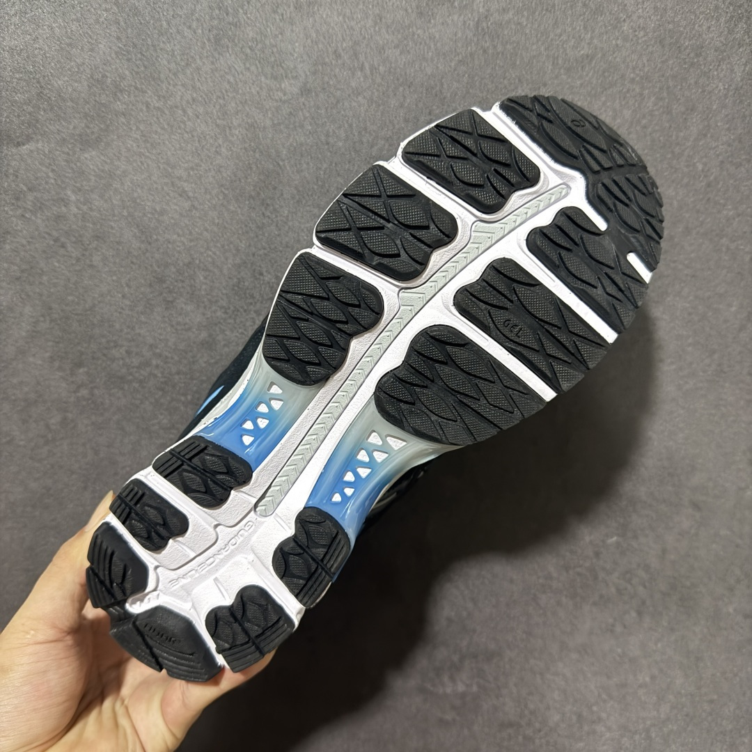 ASICS亚瑟士 GEL‑KAYANO 12.1 复古跑鞋 鞋面透气工程网布搭配合成革支撑框架，透气性良好，鞋身线条硬朗