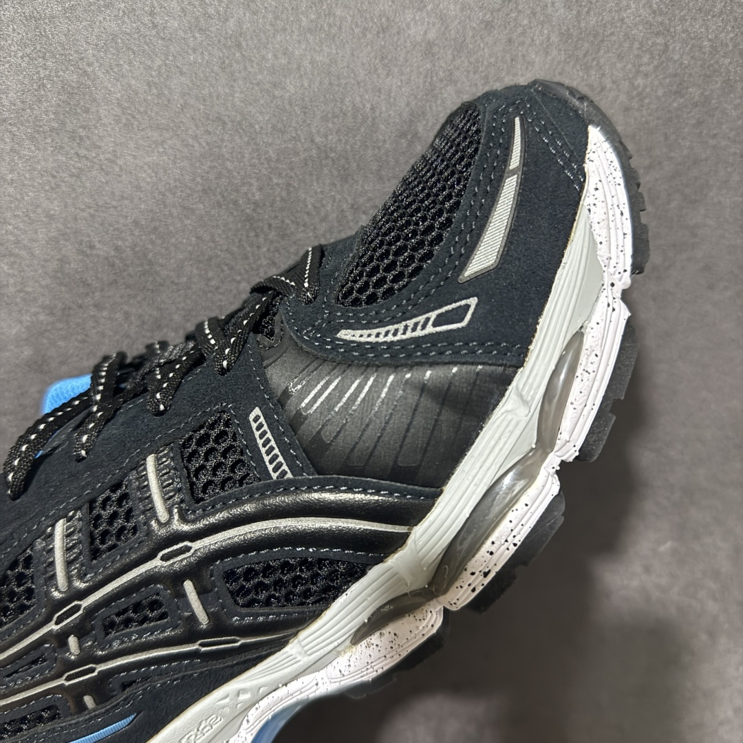 ASICS亚瑟士 GEL‑KAYANO 12.1 复古跑鞋 鞋面透气工程网布搭配合成革支撑框架，透气性良好，鞋身线条硬朗