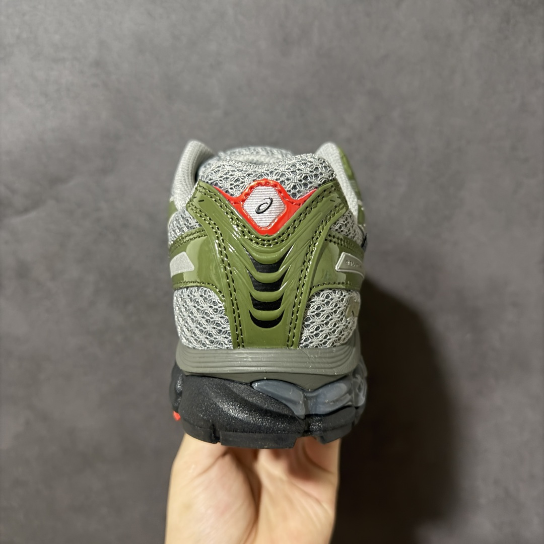 ASICS亚瑟士 GEL‑KAYANO 12.1 复古跑鞋 鞋面透气工程网布搭配合成革支撑框架，透气性良好，鞋身线条硬朗