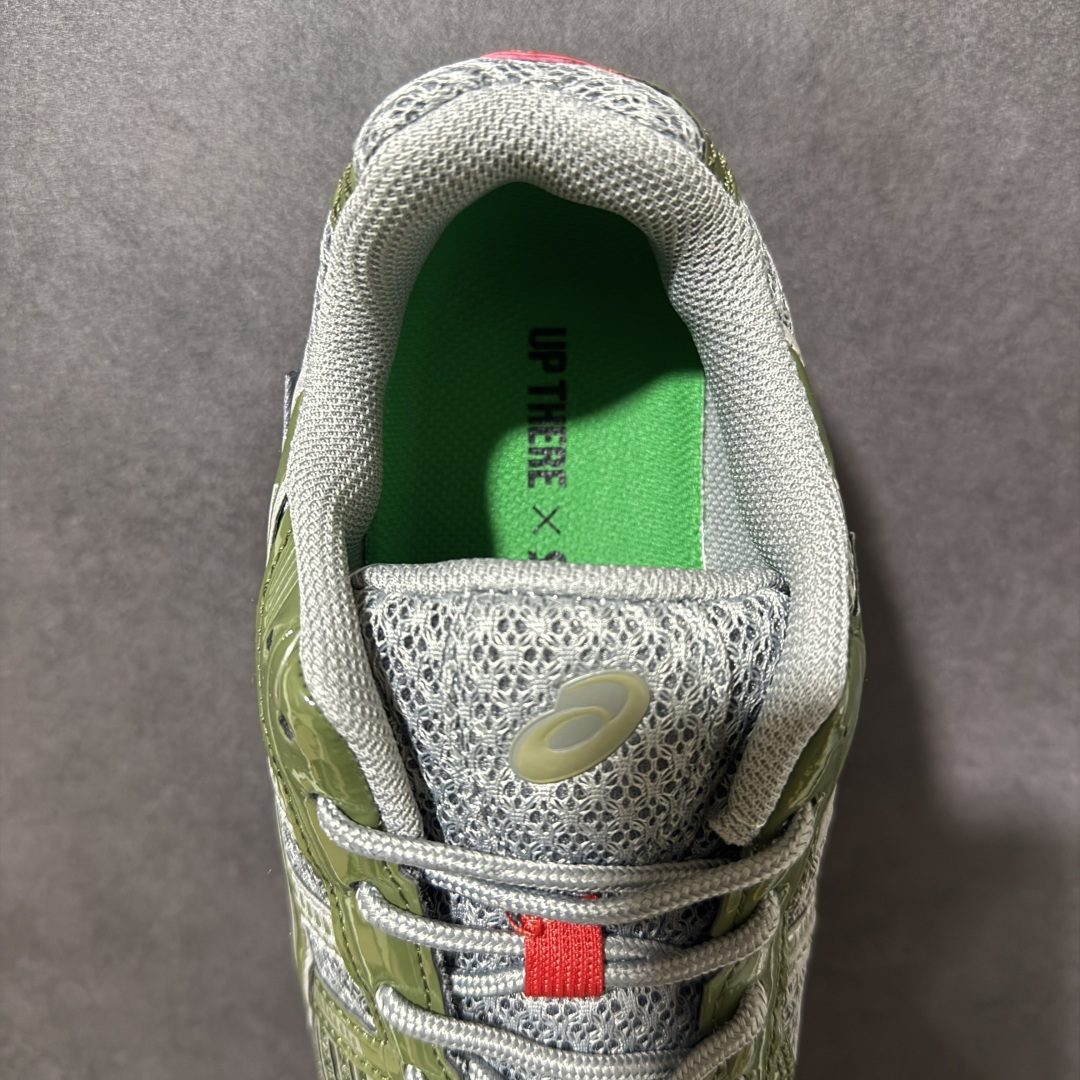 ASICS亚瑟士 GEL‑KAYANO 12.1 复古跑鞋 鞋面透气工程网布搭配合成革支撑框架，透气性良好，鞋身线条硬朗