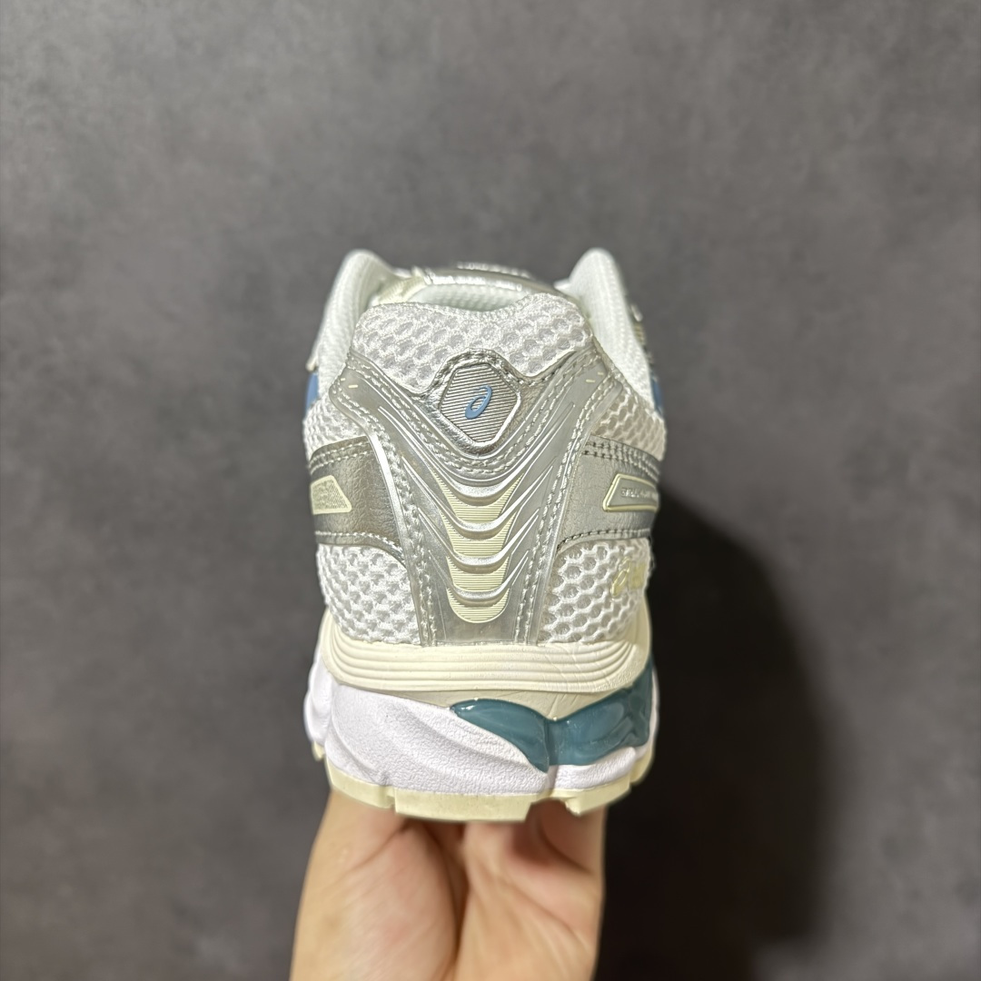 ASICS亚瑟士 GEL‑KAYANO 12.1 复古跑鞋 鞋面透气工程网布搭配合成革支撑框架，透气性良好，鞋身线条硬朗