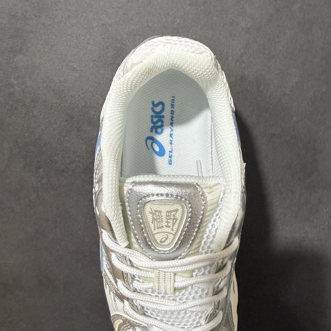 ASICS亚瑟士 GEL‑KAYANO 12.1 复古跑鞋 鞋面透气工程网布搭配合成革支撑框架，透气性良好，鞋身线条硬朗