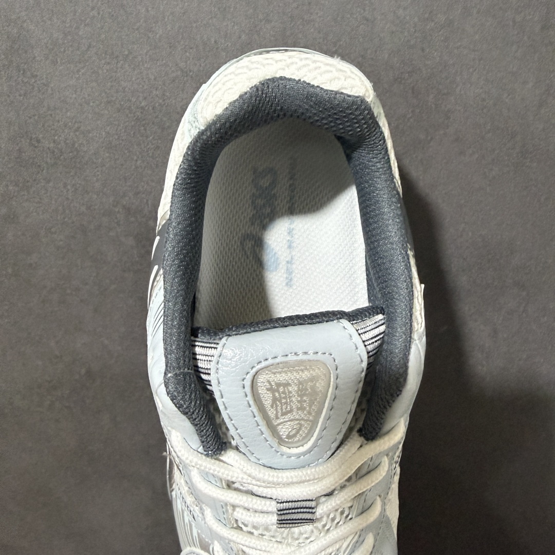 ASICS亚瑟士 GEL‑KAYANO 12.1 复古跑鞋 鞋面透气工程网布搭配合成革支撑框架，透气性良好，鞋身线条硬朗