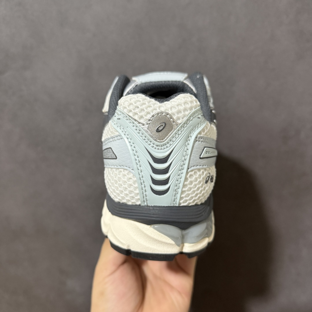 ASICS亚瑟士 GEL‑KAYANO 12.1 复古跑鞋 鞋面透气工程网布搭配合成革支撑框架，透气性良好，鞋身线条硬朗