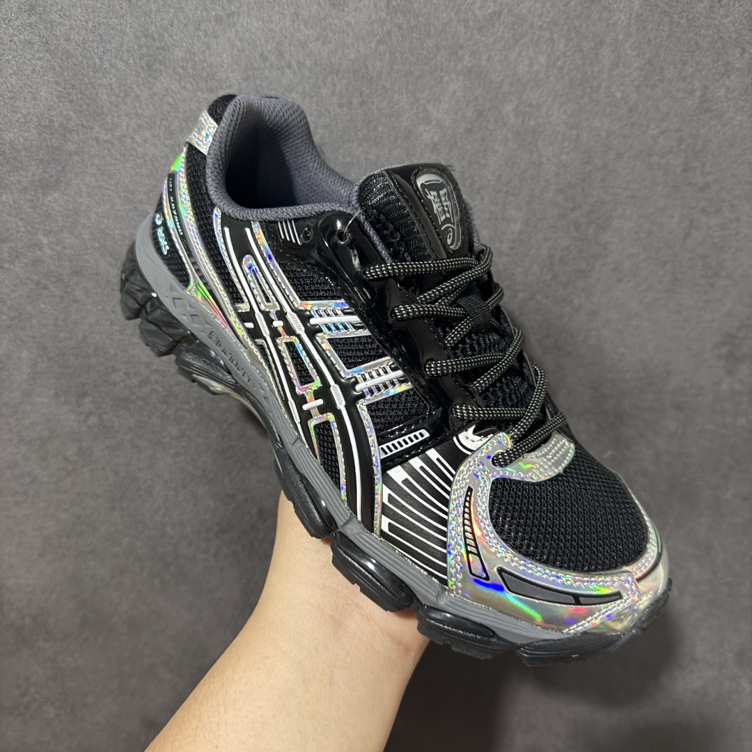 ASICS亚瑟士 GEL‑KAYANO 12.1 复古跑鞋 鞋面透气工程网布搭配合成革支撑框架，透气性良好，鞋身线条硬朗