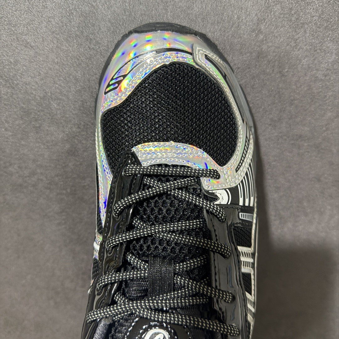 ASICS亚瑟士 GEL‑KAYANO 12.1 复古跑鞋 鞋面透气工程网布搭配合成革支撑框架，透气性良好，鞋身线条硬朗