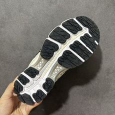 ASICS亚瑟士 GEL‑KAYANO 12.1 复古跑鞋 鞋面透气工程网布搭配合成革支撑框架,透气性良好,鞋身线条硬朗 ASICS亚瑟士 GEL‑KAYANO 12.1 复古跑鞋 鞋面透气工程网布搭配合成革支撑框架,透气性良好,鞋身线条硬朗